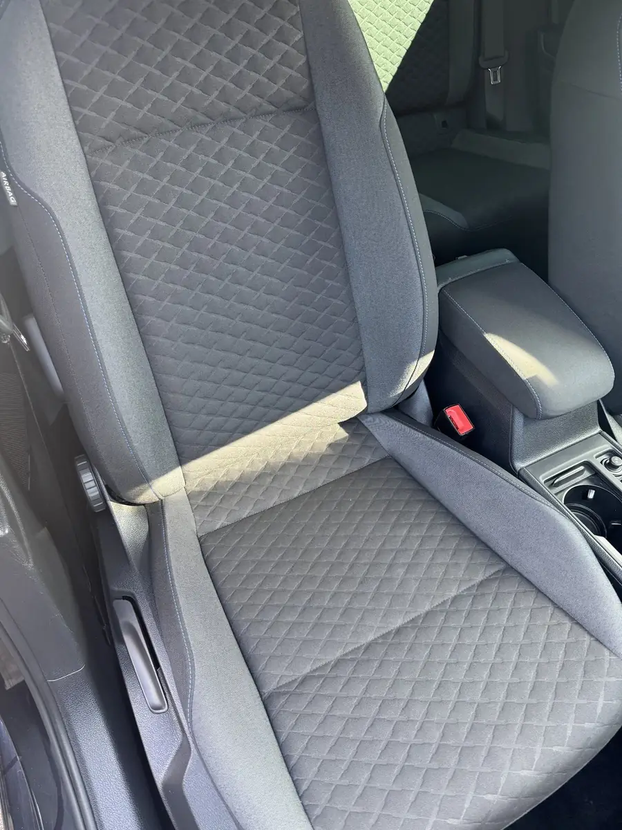 Volkswagen Golf 7, siège avant après nettoyage
