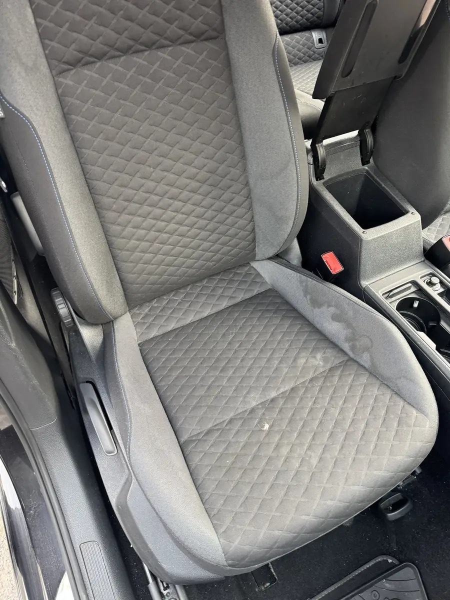 Volkswagen Golf 7, siège avant avant nettoyage