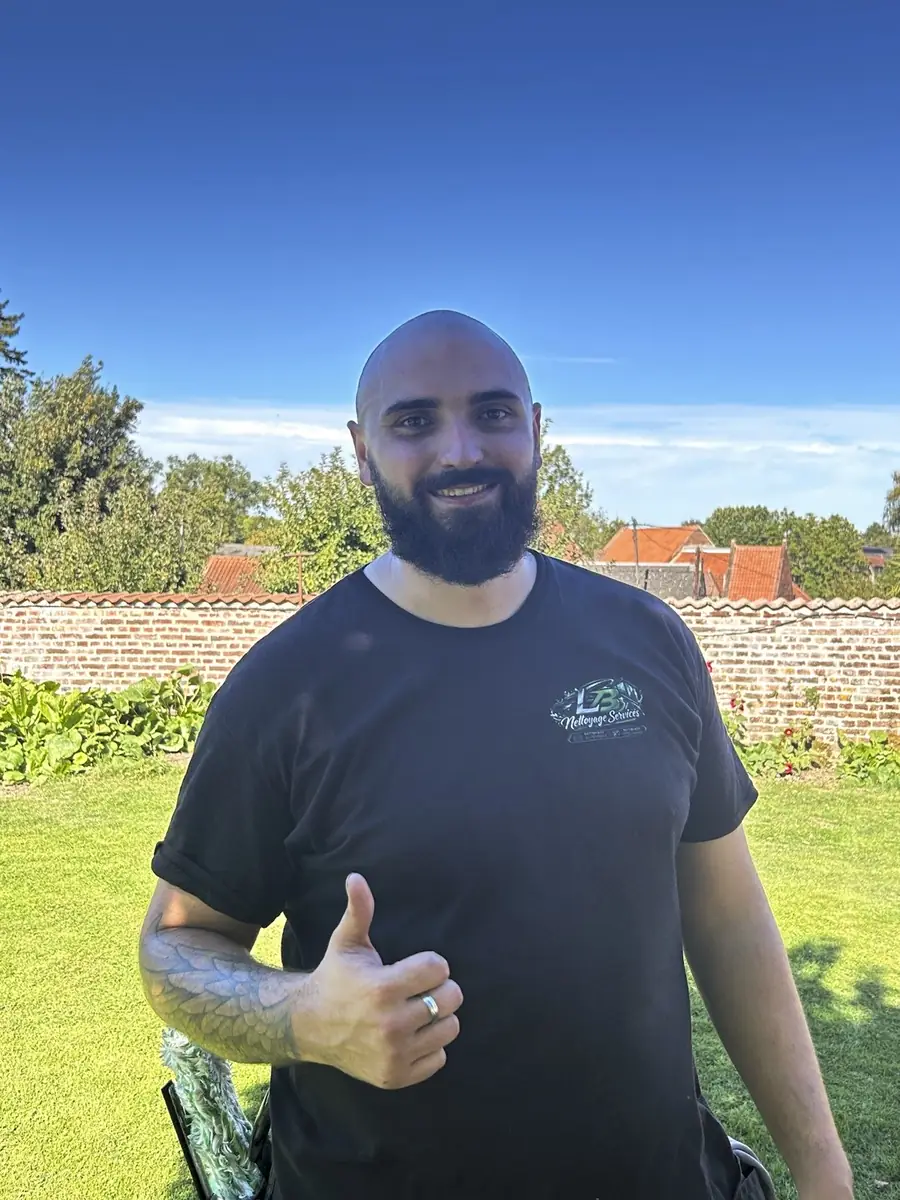 Lucas, fondateur de LB Nettoyage Services