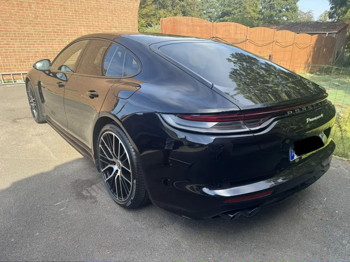 Porsche Panamera après polissage et protection céramique, arrière trois quarts